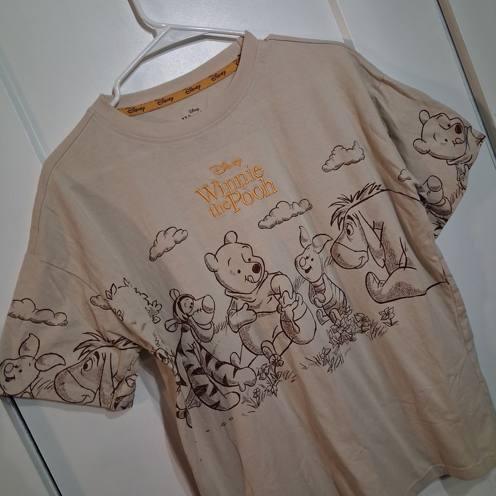 Disney Winnie the Pooh T-Shirt M Tan Embroidered Sketch Graphic Tee Streetwear